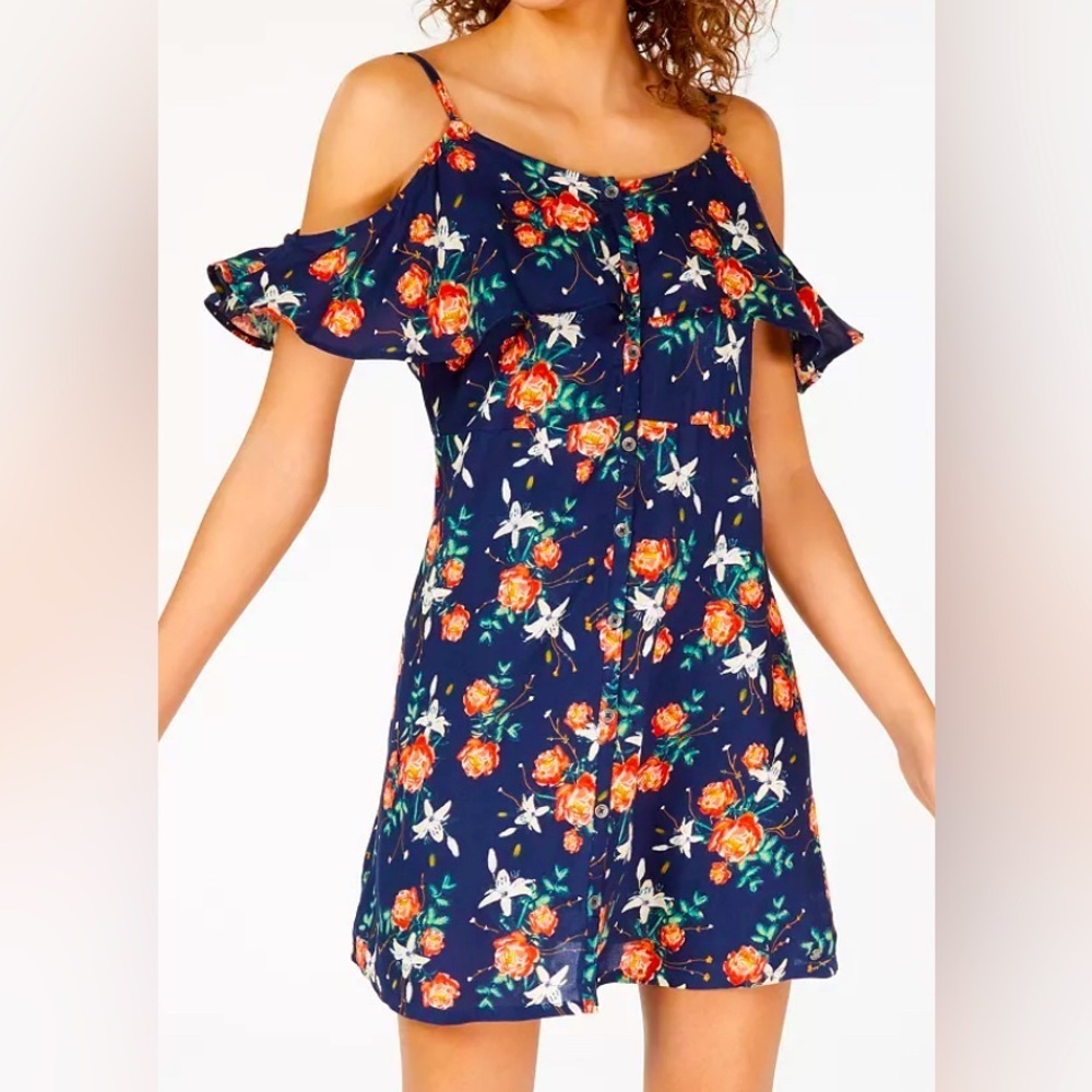 ROXY
Juniors' Hot Spring Streets Cold-Shoulder Dress, size XL.